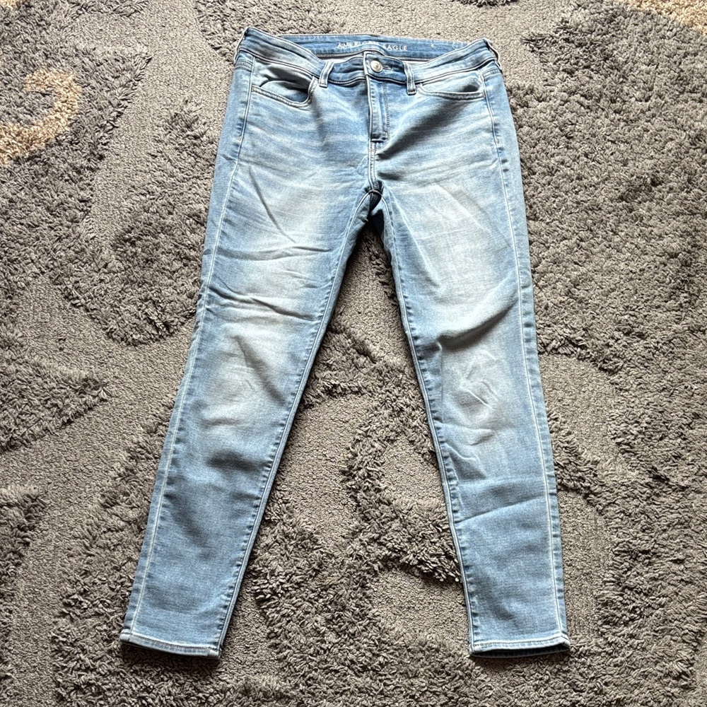 American Eagle Outfitters Women's Light Wash Skinny Jeans